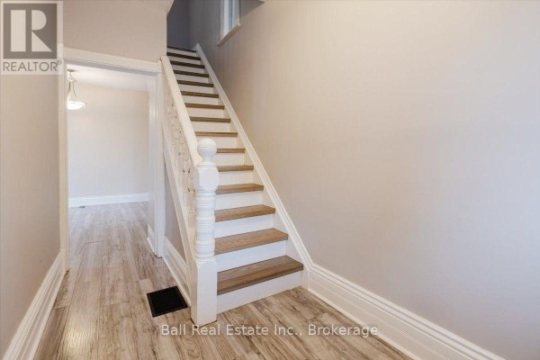 Foyer - 47 Park Street S, Peterborough, ON K9J3R6 Photo 3