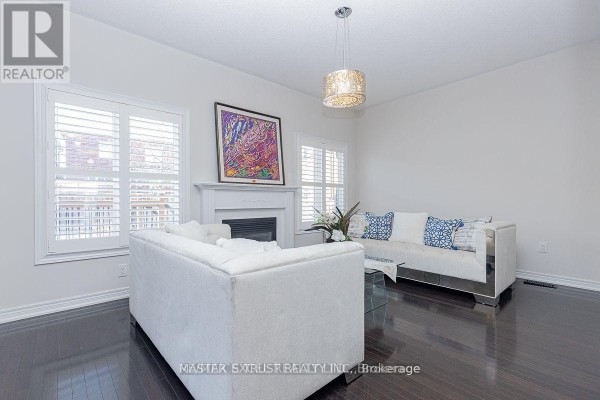 Dining room - 47 Pelister Drive, Markham, ON L6E0M7 Photo 2