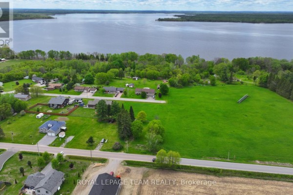 47 Rapid Road, Whitewater Region, ON K0J2L0 Photo 5