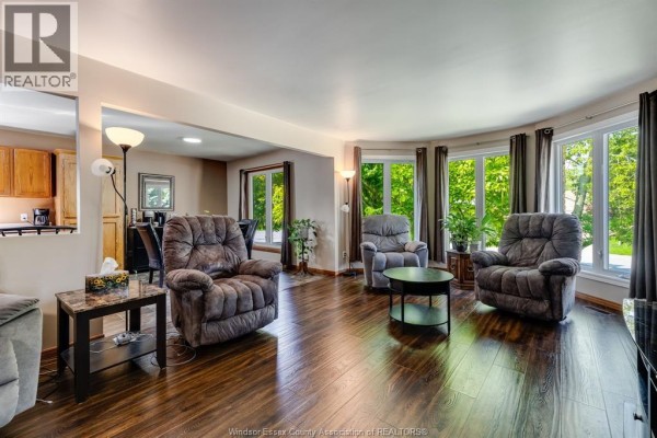 Family room/Fireplace - 47 Rose Avenue, Tilbury, ON N0P2L0 Photo 5