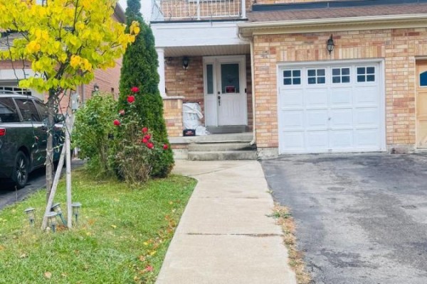 47 Skylar Circle, Brampton, ON L6P0Z4 Photo 2
