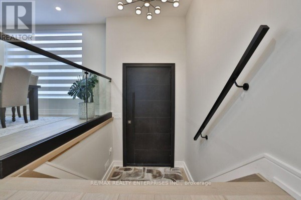 Living room - 47 Thirteenth Street, Toronto, ON M8V3H3 Photo 4