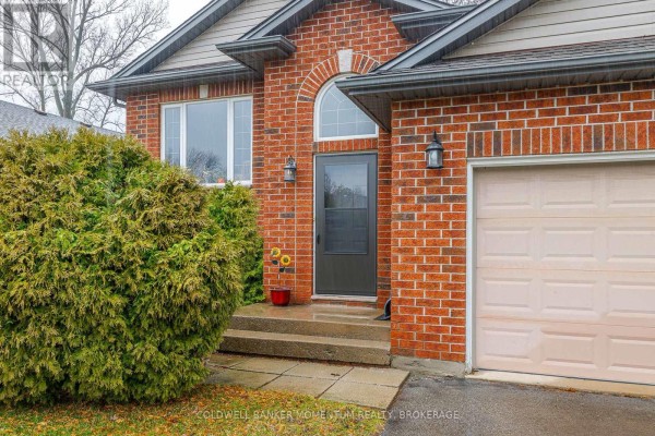 Bedroom 2 - 47 Thorold Avenue, Thorold, ON L0S1K0 Photo 4