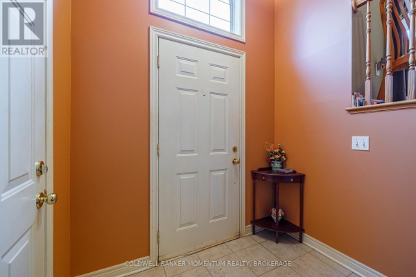 Foyer - 47 Thorold Avenue, Thorold, ON L0S1K0 Photo 5