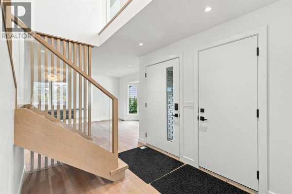 2pc Bathroom - 47 Woodbrook Road Sw, Calgary, AB T2W4M5 Photo 2