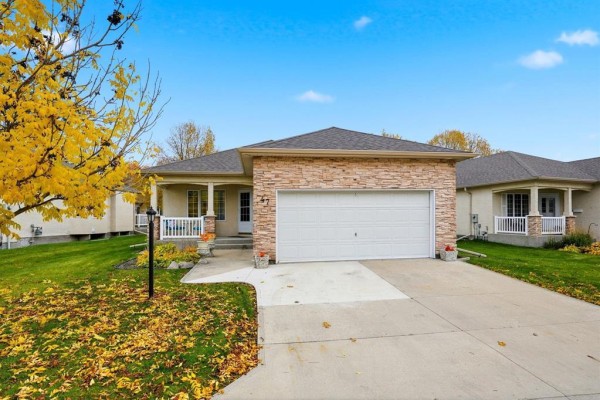 47 Wyndstone Circle, East St Paul