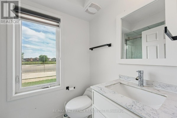 Primary Bedroom - 470 Remembrance Road, Brampton, ON L7A5E1 Photo 5