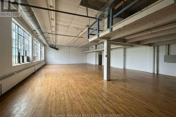 Commercial for rent at 4700 Epworth Circle, Niagara Falls, ON - MLS® SFTCO3