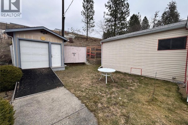 Primary Bedroom - 4701 Pleasant Valley Road Unit# 43, Vernon, BC V1T4M7 Photo 4