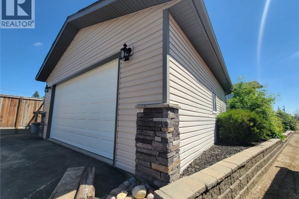 2pc Bathroom - 4702 Leader Street, Macklin, SK S0L2C0 Photo 2