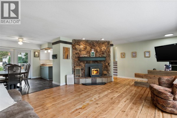 Family room - 4702 Spruce Crescent, Barriere, BC V0E1E0 Photo 5