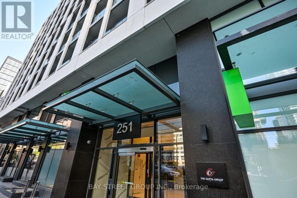 4703 - 251 Jarvis Street, Toronto, ON M5B0C3 Photo 5