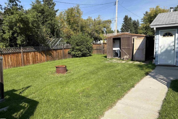 4703 59 St, Cold Lake, AB T9M1T8 Photo 5