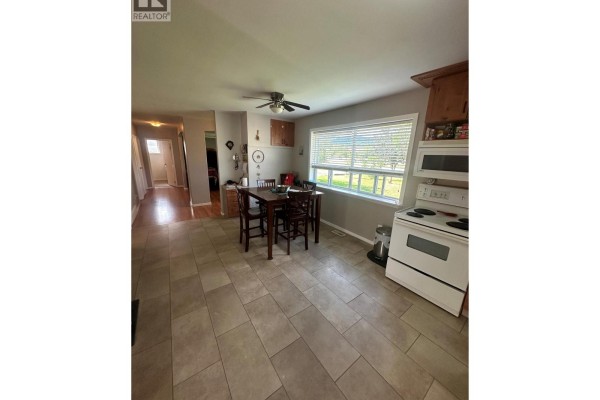 4704 Nicholson Road, Chetwynd, BC, photo 3