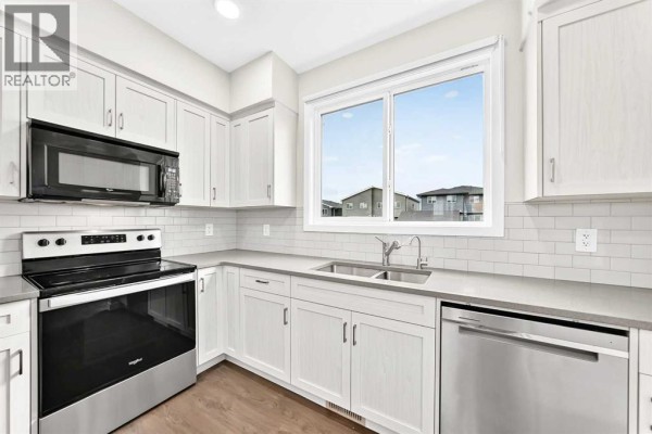 Bedroom - 471 Livingston Way Ne, Calgary, AB T3P1Y5 Photo 4