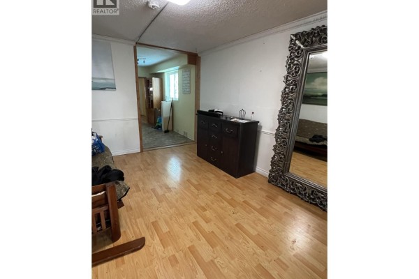 4711 Gothard Street, Vancouver, BC V5R3L1 Photo 2