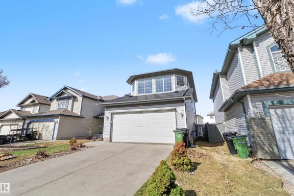 Kitchen - 4712 201 St Nw, Edmonton, AB T6M2X7 Photo 3
