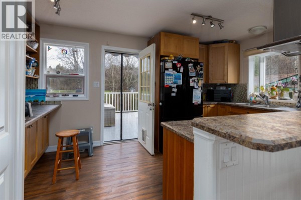 4712 Mcconnell Avenue, Terrace, BC, photo 2