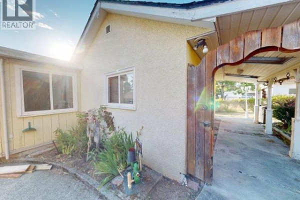 4pc Bathroom - 4712 Michigan Ave, Powell River, BC V8A2S9 Photo 5