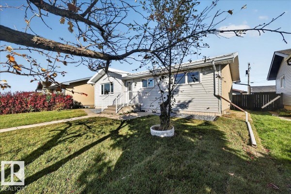 Kitchen - 4716 51 Av, Gibbons, AB T0A1N0 Photo 3