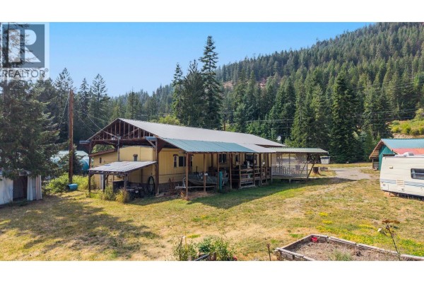 4717 Goat River North Road, Arrow Creek, BC, photo 2