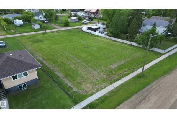 4718 52 St, Mayerthorpe, AB T0E1N0 Photo 4