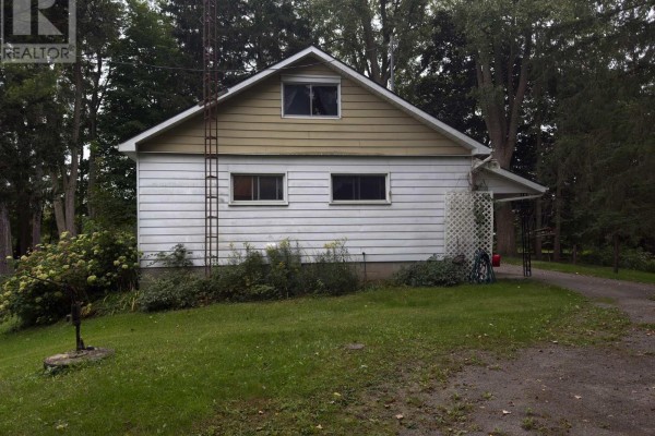 Kitchen - 472 County Rd 10 Road W, Prince Edward County, ON K0K2T0 Photo 5