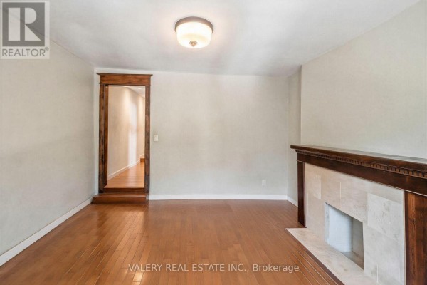 472 Crawford Street, Toronto Photo 4