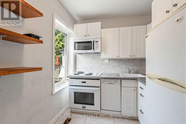 472 Crawford Street, Toronto Photo 5