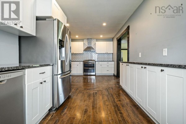 Family room - 472 Main Street, Parrsboro, NS B0M1S0 Photo 4