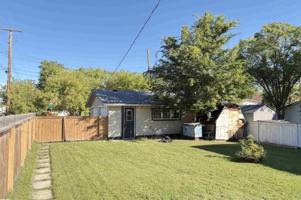 Primary Bedroom - 4728 46 Ave, Redwater, AB T0A2W0 Photo 3