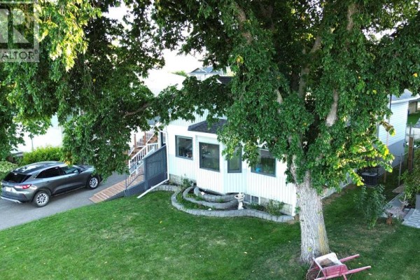 Kitchen - 4729 49a Avenue, Lacombe, AB T4L1N4 Photo 5