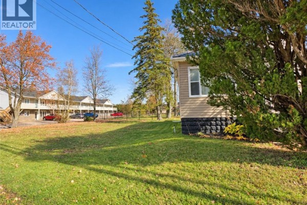 Mud room - 473 Elmwood Drive, Moncton, NB E1A2X4 Photo 3