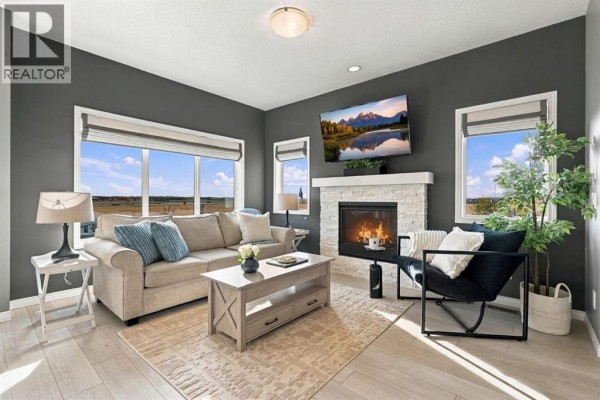 Primary Bedroom - 473 Hillcrest Road Sw, Airdrie, AB T4B4T8 Photo 5