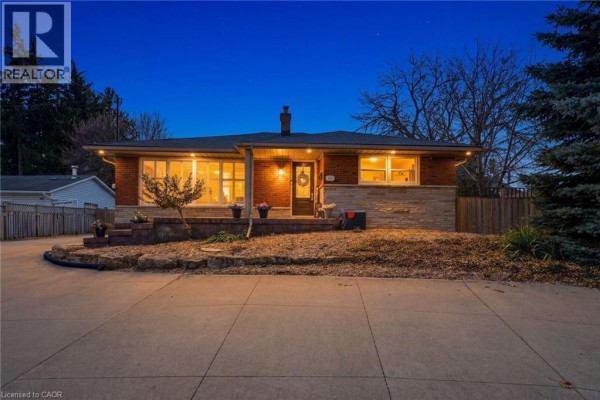 473 Mohawk Road W, Hamilton, ON, photo 3