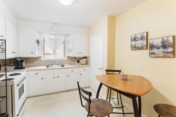 Living room - 473 Perth Avenue, Winnipeg, MB R2V0V3 Photo 5