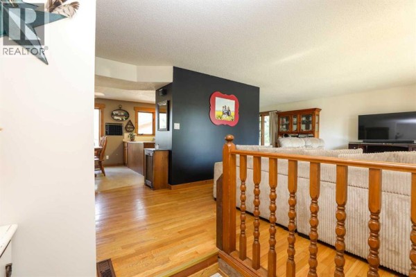 2pc Bathroom - 473 Pineridge Way, Pincher Creek, AB T0K1W0 Photo 2