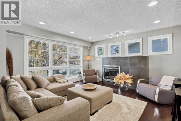 Living room - 4731 Vanguard Place Nw, Calgary, AB T3A0R4 Photo 5