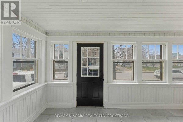 Sunroom - 4733 Jepson Street, Niagara Falls, ON L2E1J7 Photo 4