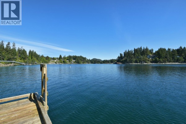 4737 Davis Road, Madeira Park, BC V0N2H1 Photo 4