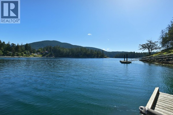 4737 Davis Road, Madeira Park, BC V0N2H1 Photo 5
