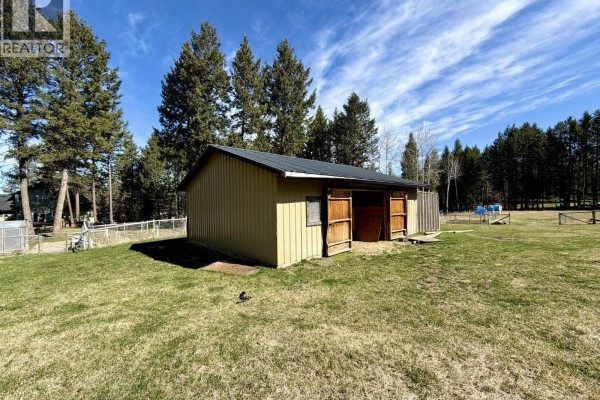 Primary Bedroom - 4745 Anzeeon Road, 108 Mile Ranch, BC V0K2Z0 Photo 5