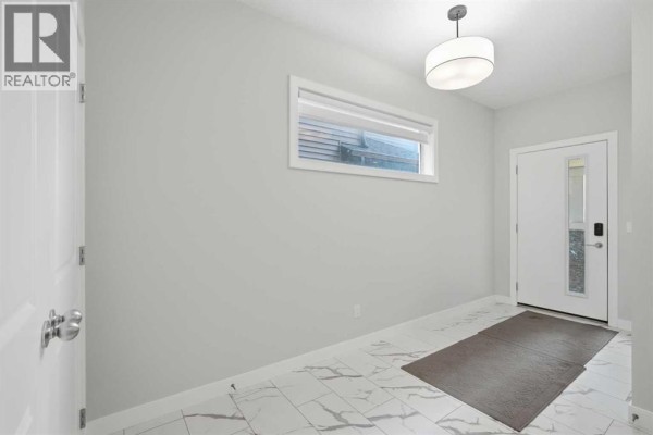475 Creekrun Crescent Sw, Airdrie, AB, photo 3