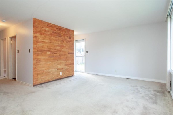 Living room - 475 Kent Road, Winnipeg, MB R2L1Y2 Photo 4