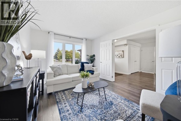 Living room - 475 Saginaw Parkway, Cambridge, ON N1T1M6 Photo 5
