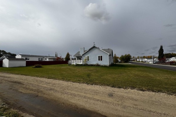 Kitchen - 4751 49a St, Vimy, AB T0G2J0 Photo 3