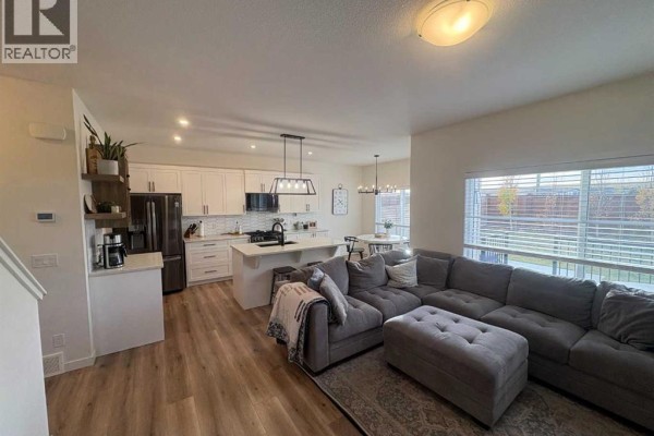 Family room - 476 Chinook Gate Square Street Sw, Airdrie, AB T4B4V9 Photo 2