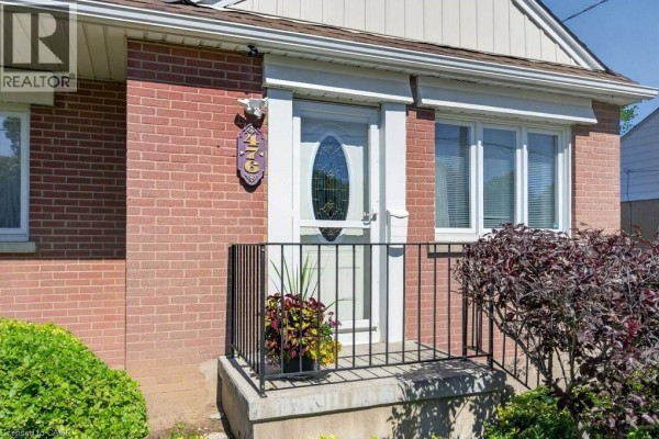 Laundry room - 476 East 37th Street, Hamilton, ON L8V4B9 Photo 4