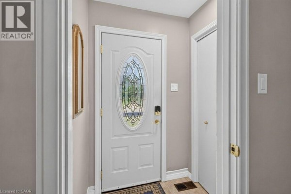 Recreation room - 476 East 37th Street, Hamilton, ON L8V4B9 Photo 5