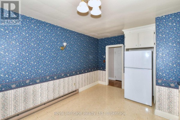Bedroom 3 - 476 King George Street, Peterborough, ON K9J1S1 Photo 5